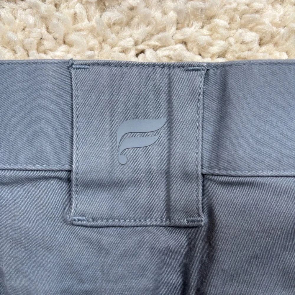 Fabletics Mens Performance Chino Pants Gray Flat Front‎ Stretch Casual Size 32